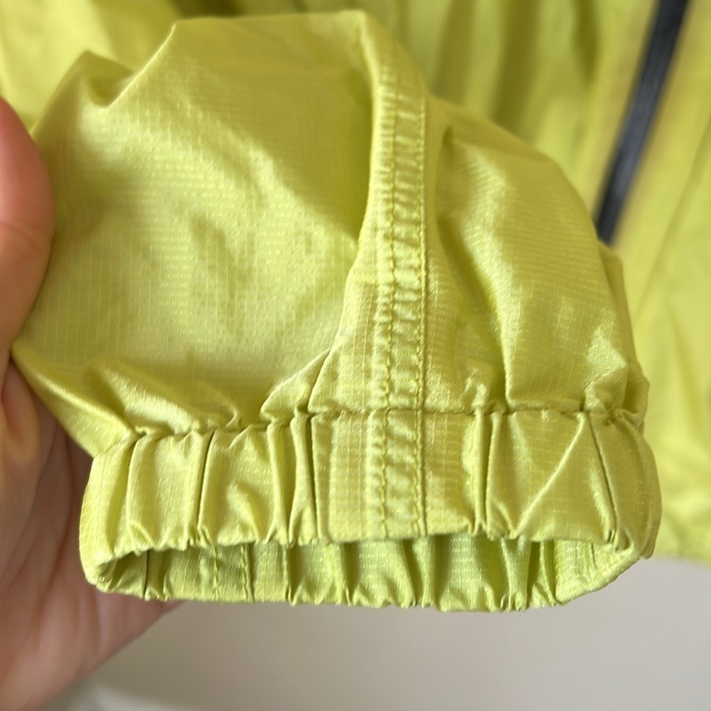 Patagonia neon yellow weatherproof jacket - Picture 7 of 12